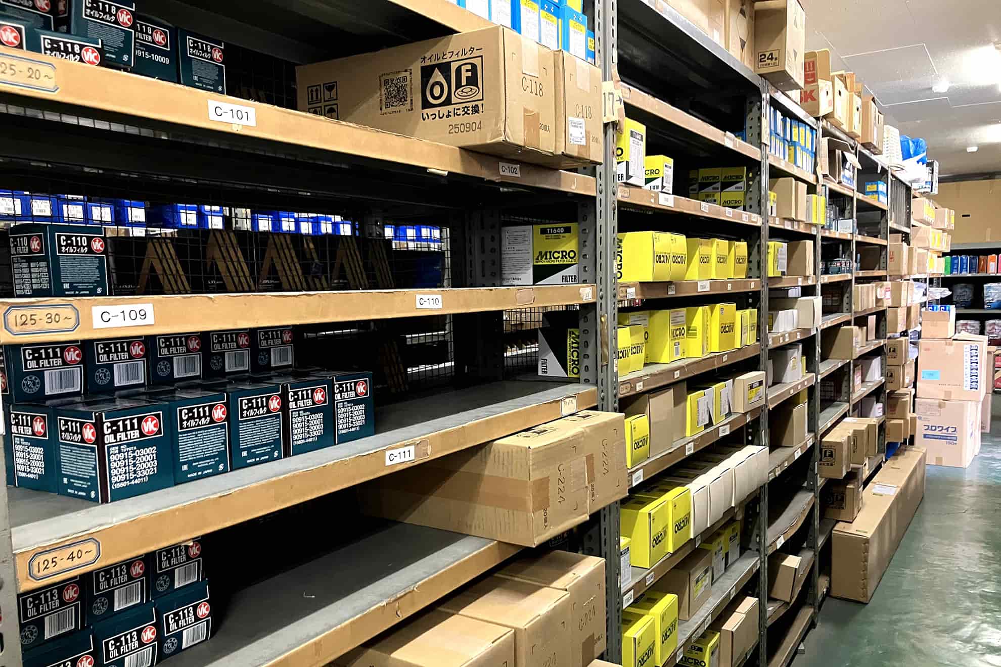 自動車整備部品棚